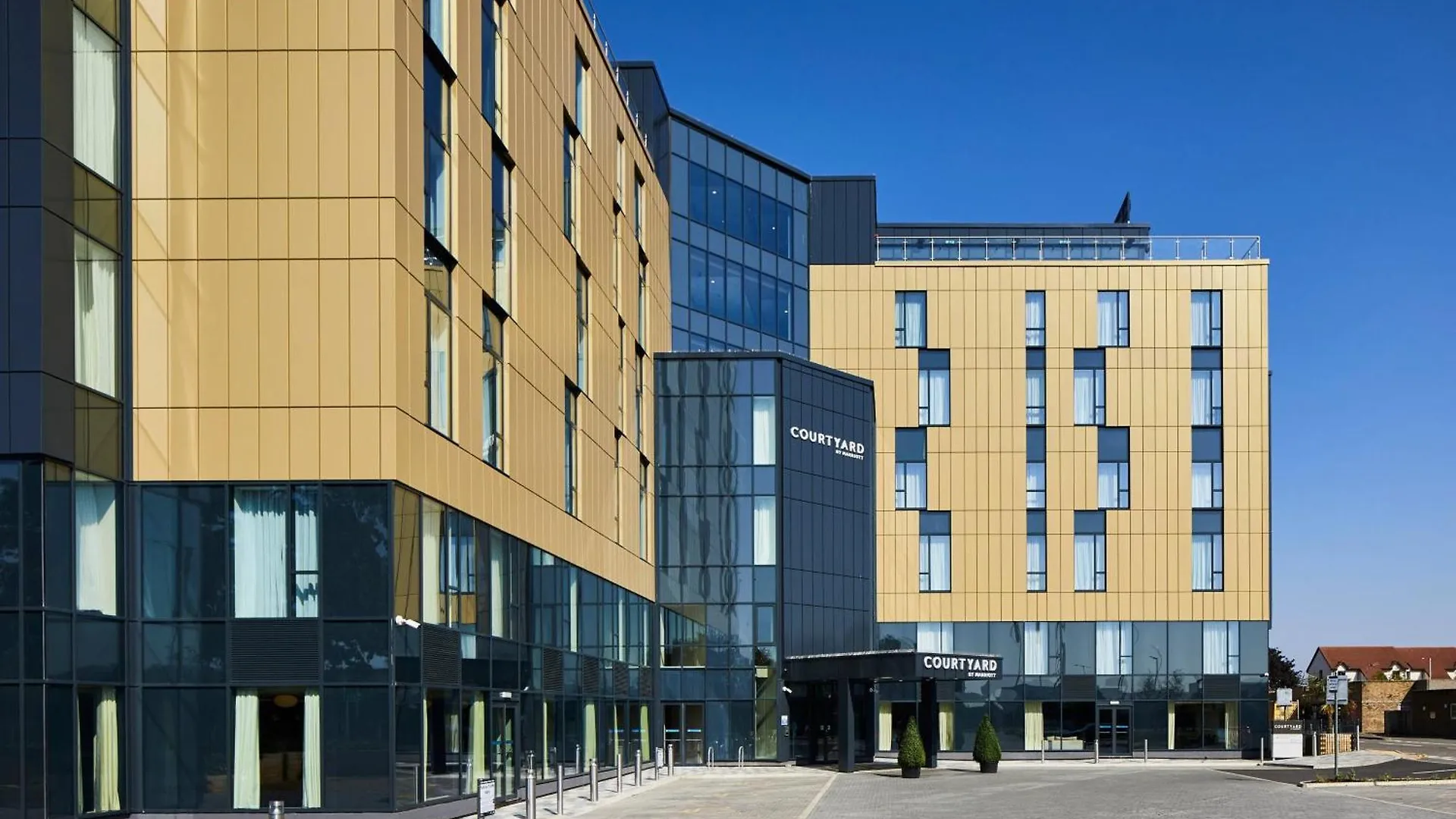 Hotel Courtyard By Marriott London Heathrow Airport à Harlington   Harlington (Greater London)