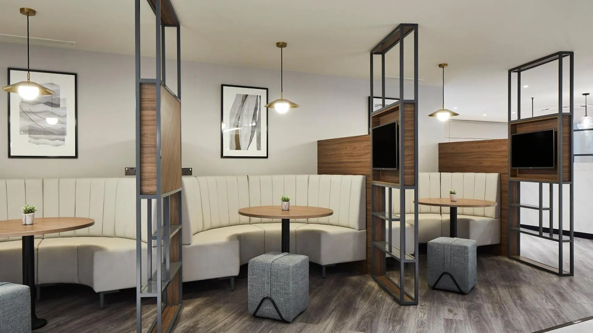 Hotel Courtyard By Marriott London Heathrow Airport à Harlington  Harlington (Greater London)